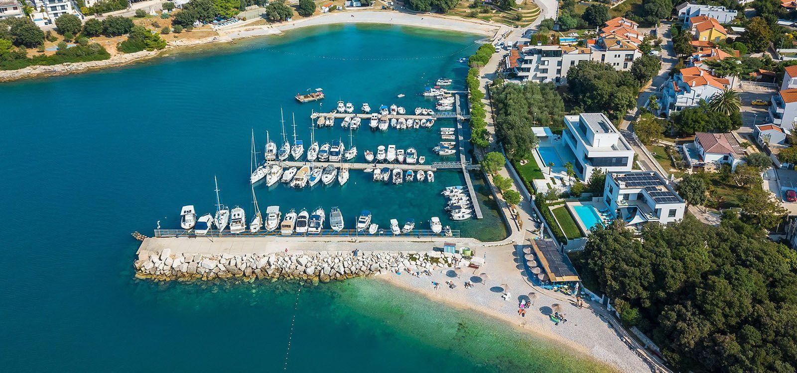 Croatia beach holidays, Pula 5 beachfront, Top Villas