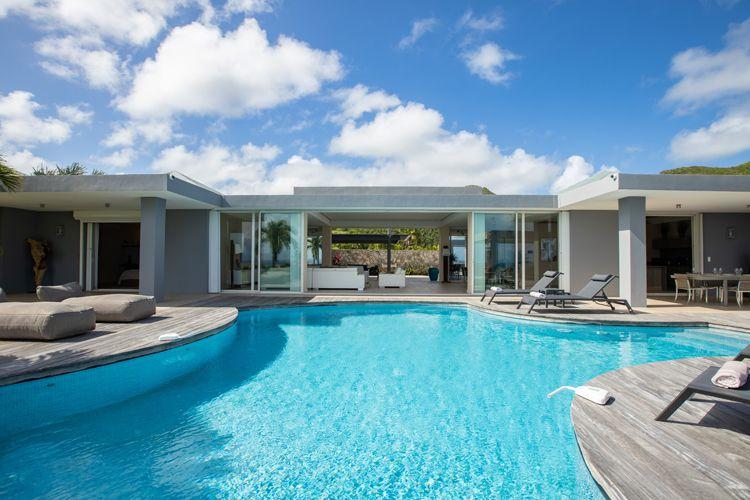 Villa with a pool in Orient Bay - Karukera villa with parge private pool and sunbathing area