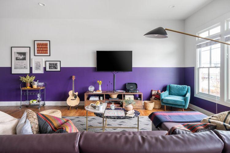 Downtown Nashville vacation rentals - Nashville 148 living room with sofas, television, table, guitar