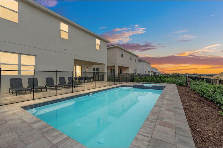 Sunset view of Eden Gardens 4 pool