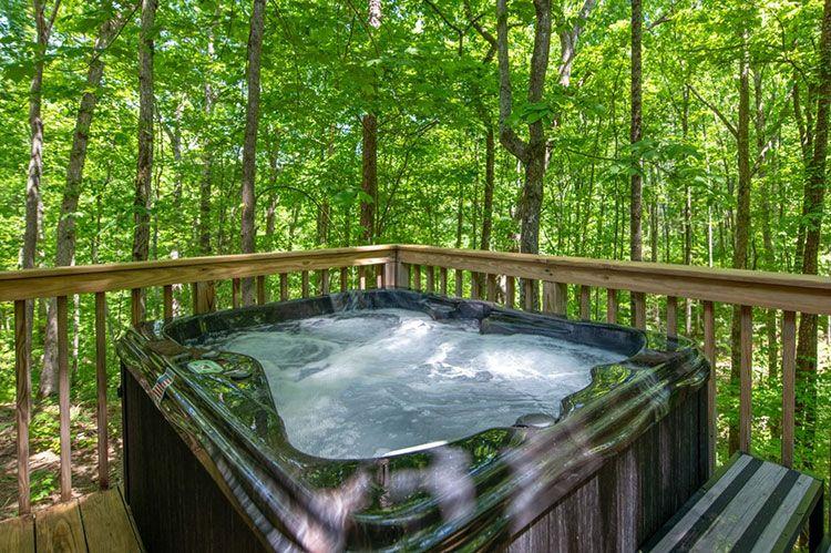 Ellijay cabin rentals with hot tub, Ellijay 9 hot tub, surrounded by nature, Top Villas