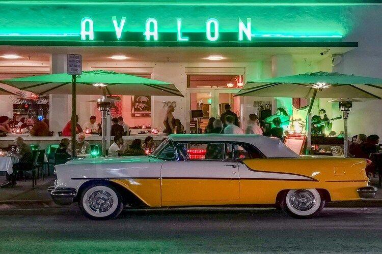 Florida road trip, iconic car, Miami street scene