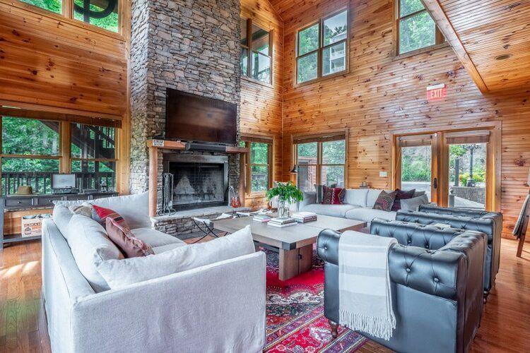 Gatlinburg hotel alternative, Gatlinburg 36 living room, Top Villas