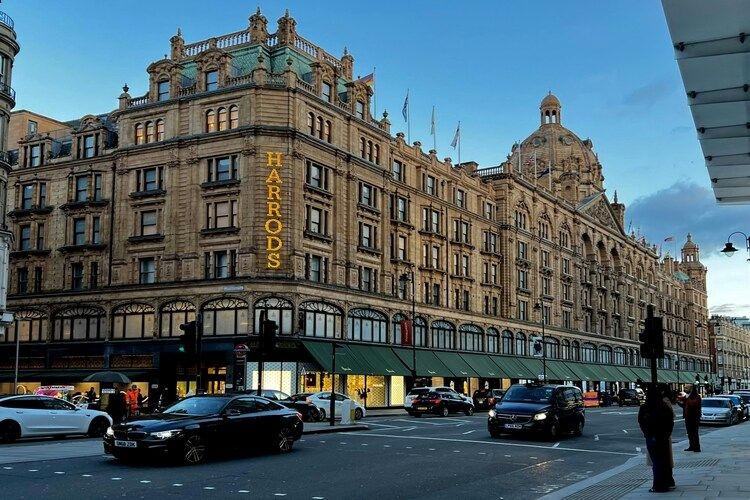 Guide to shopping in London, Knightsbridge, Harrods