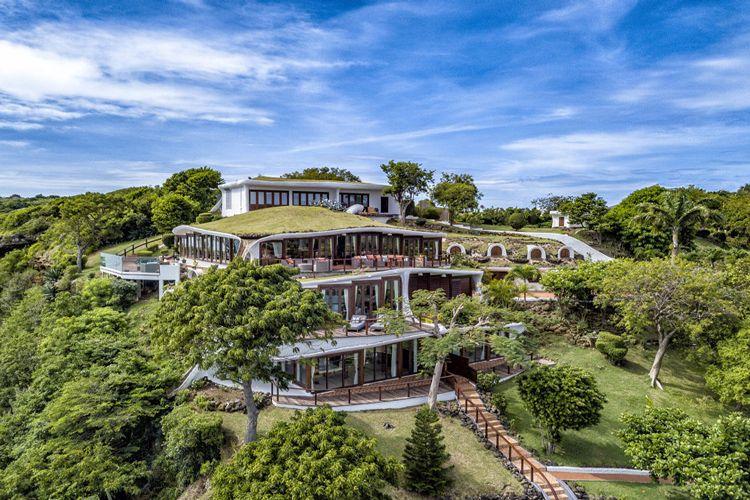 Mount Hartman Bay Estate large vacation rental