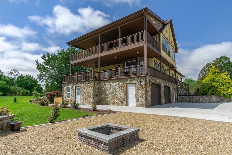 Large vacation rentals in Asheville NC Asheville 3