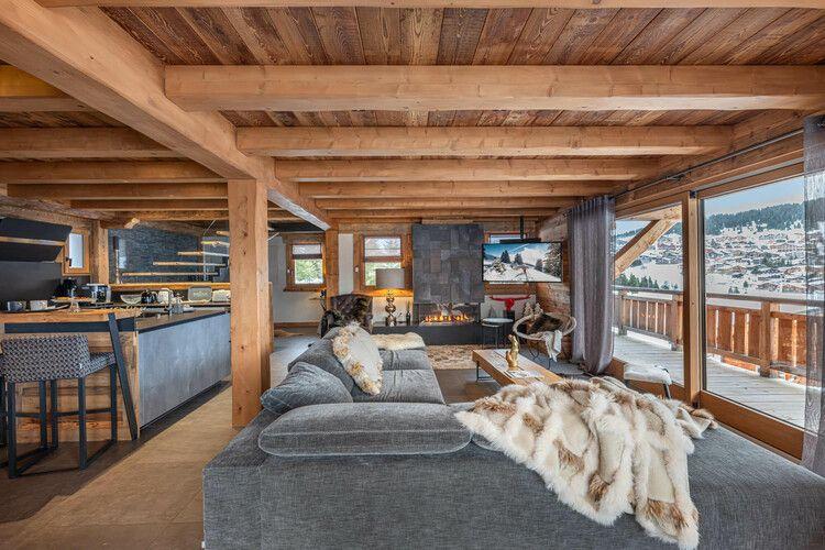 Les Saisies chalets, Les Saisies 3 living room with view of the ski slopes, Top Villas