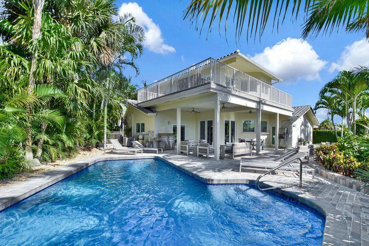 Lighthouse Point 1 villas with pools