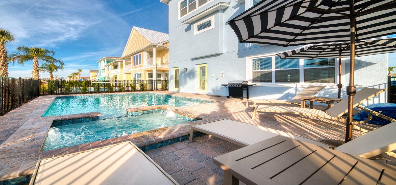 Margaritaville Orlando 8 bedroom cottage, Margaritaville 97 pool