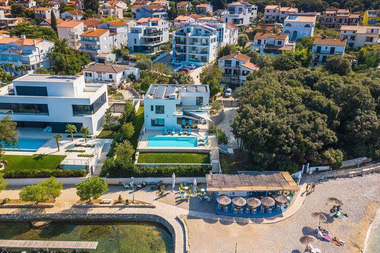 Pula villas, Pula 1 beachfront view, Top Villas