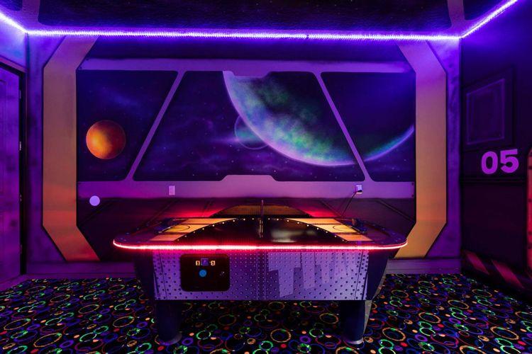 Reunion Resort 45 space themed game room