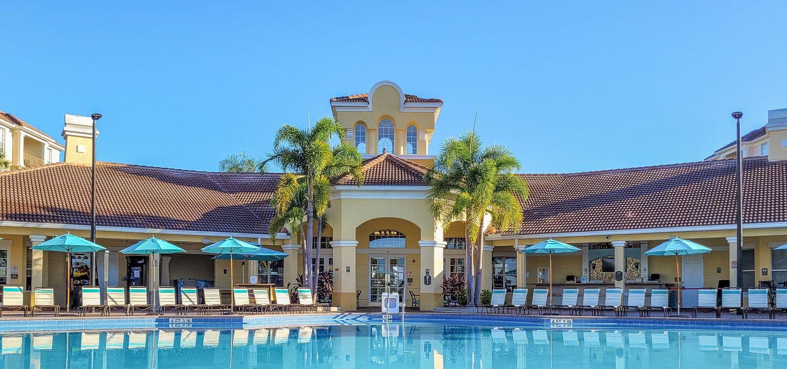 Vista Cay VRBO alternatives, resort pool