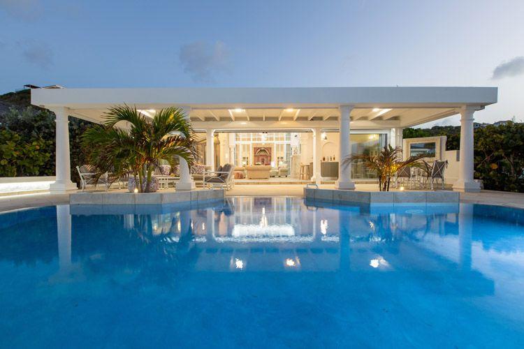 La Perla Estate villa in Saint Martin with pool