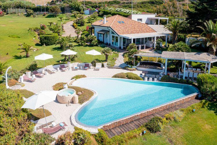 Sardinia villa rentals, Villa Ambra, Top Villas