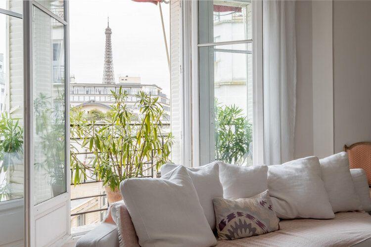 Short Term Apartment Rentals, A Sophisticated Spectacle in Paris, Top Villas