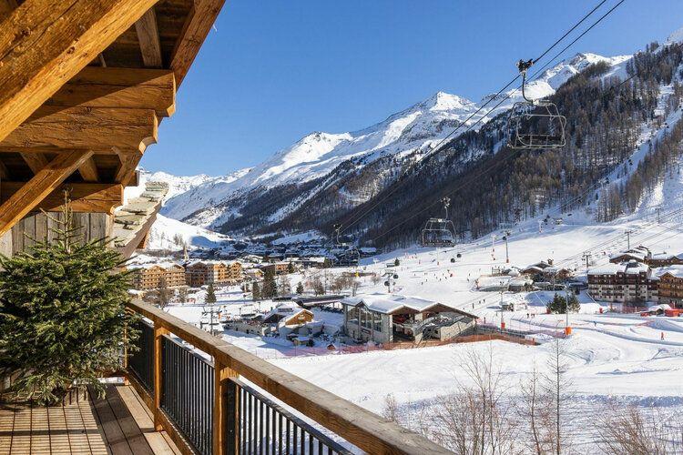 Ski in ski out chalets in Val d'Isere, Les Carats 1, Top Villas