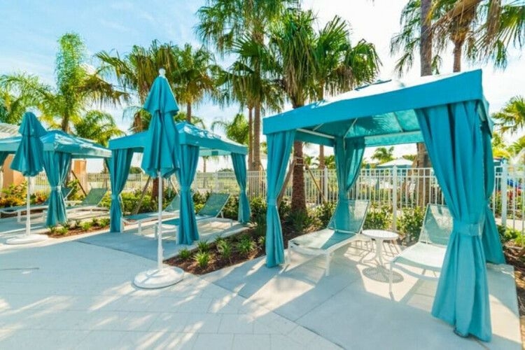 Solara Resort water park cabanas, Top Villas