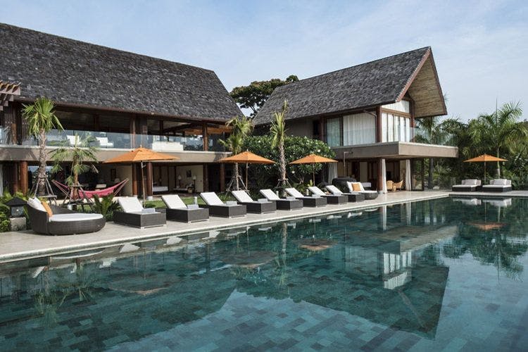 Bophut 6259 Thailand villa - traditional home with large infinity pool and sun loungers