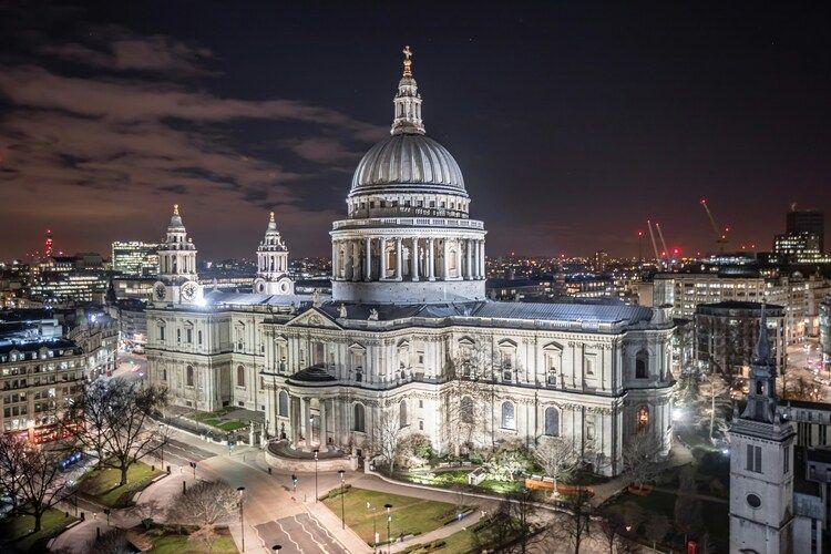 Things to do in London for couples, St Pauls cathedral, Top Villas