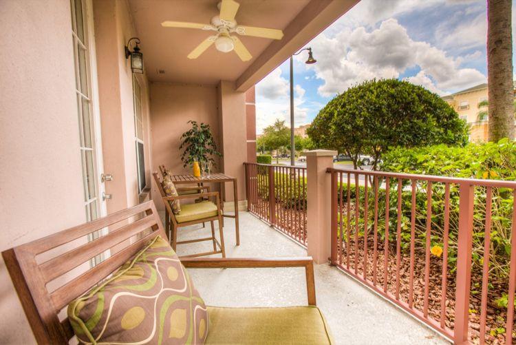 Vista Cay condos - Vista Cay 91 balcony area with chairs