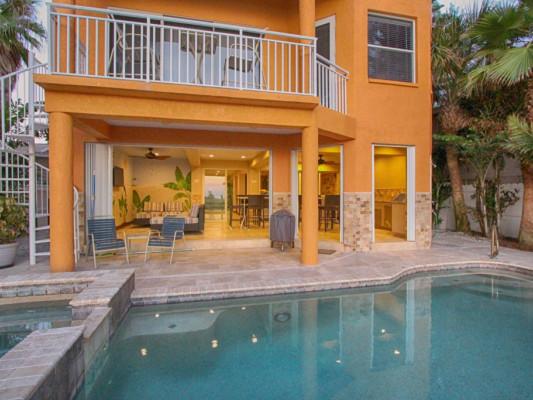 Treasure Island 3 Clearwater beach house rentals with a private pool