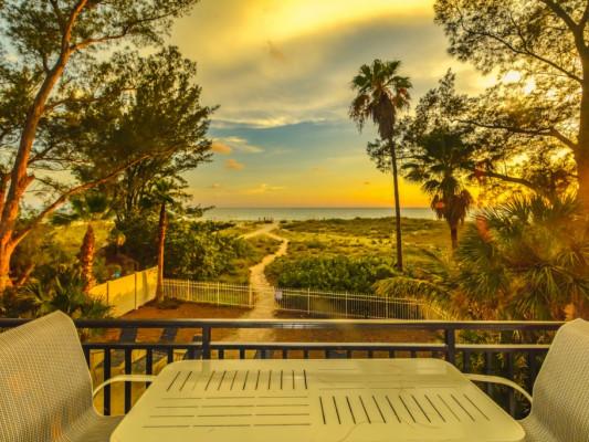 Treasure Island 3 beachfront rental near Legoland