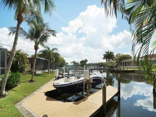 Cape Coral 66 - villas with boats