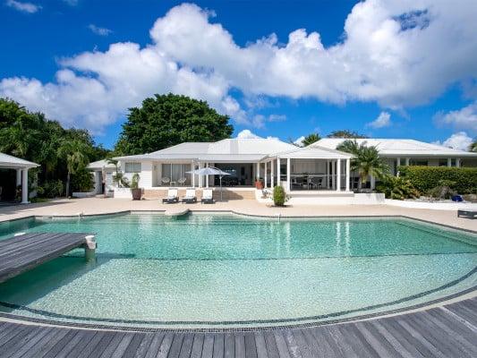 Sol e Luna Simpson Bay villas with pools