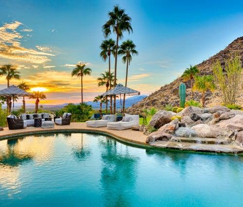 https://www.thetopvillas.com/destinations/california/palm-springs/palm-springs-central/palm-springs-35