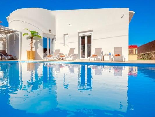 Villas in Greece Sky Beachfront Villa in Prinos