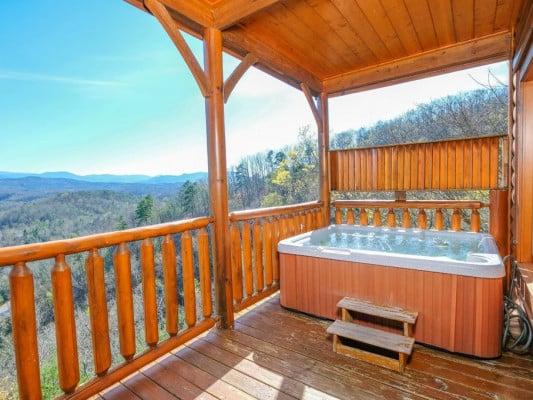 Pigeon Forge 33 romantic cabin with fireplace