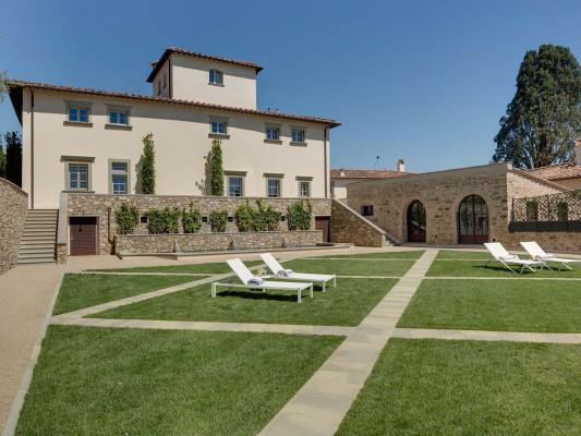 Feronia villas in Florence