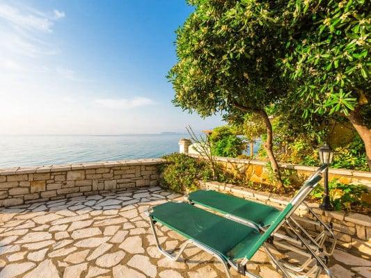 Condos in Greece - Dinos