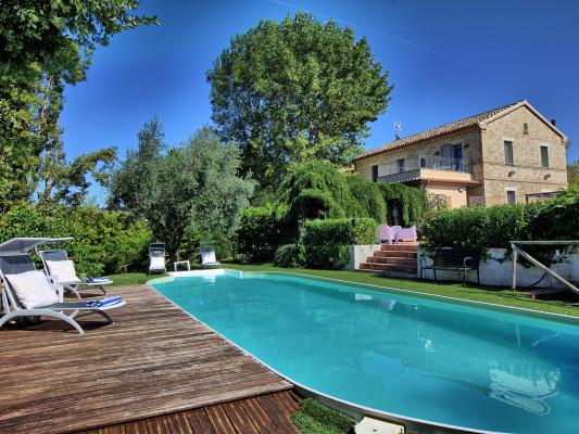 Villa Sinfonia villas in Le Marche with pools