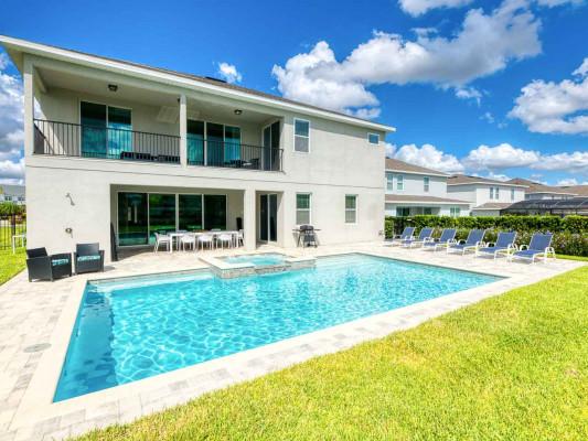 Encore Resort 1311 rental near Legoland with pool