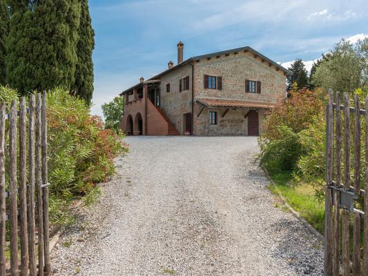 Podere Calcheto pet friendly villas in Pisa