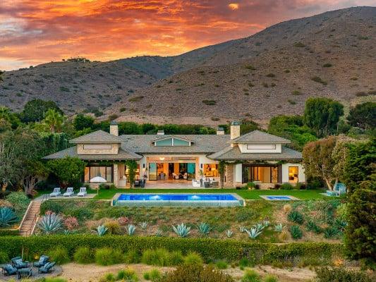 Malibu 12 beach house rental in the USA