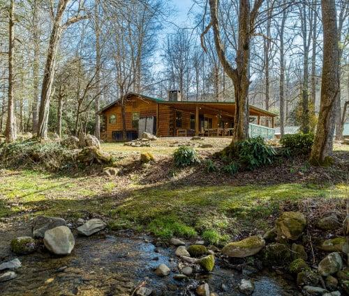 Gatlinburg 32 pet friendly cabin