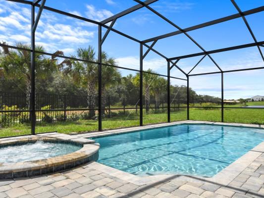 Solara Resort 456
