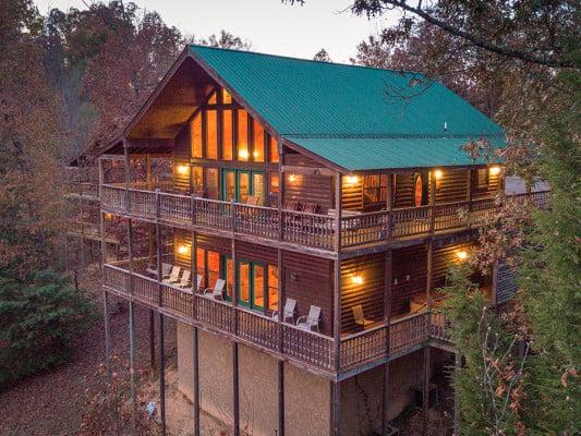 Gatlinburg 67 large cabin rental