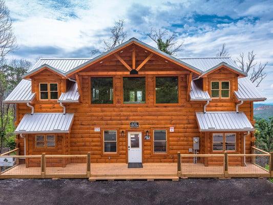 Gatlinburg 84 pet friendly cabin in Tennessee