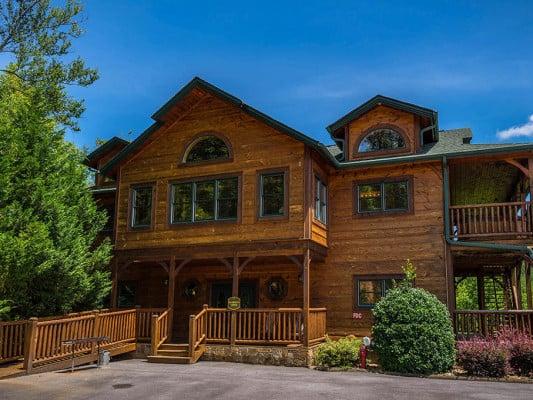 Gatlinburg 61 large cabin rental