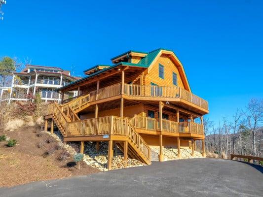 Gatlinburg 81 cabin rental near Dollywood