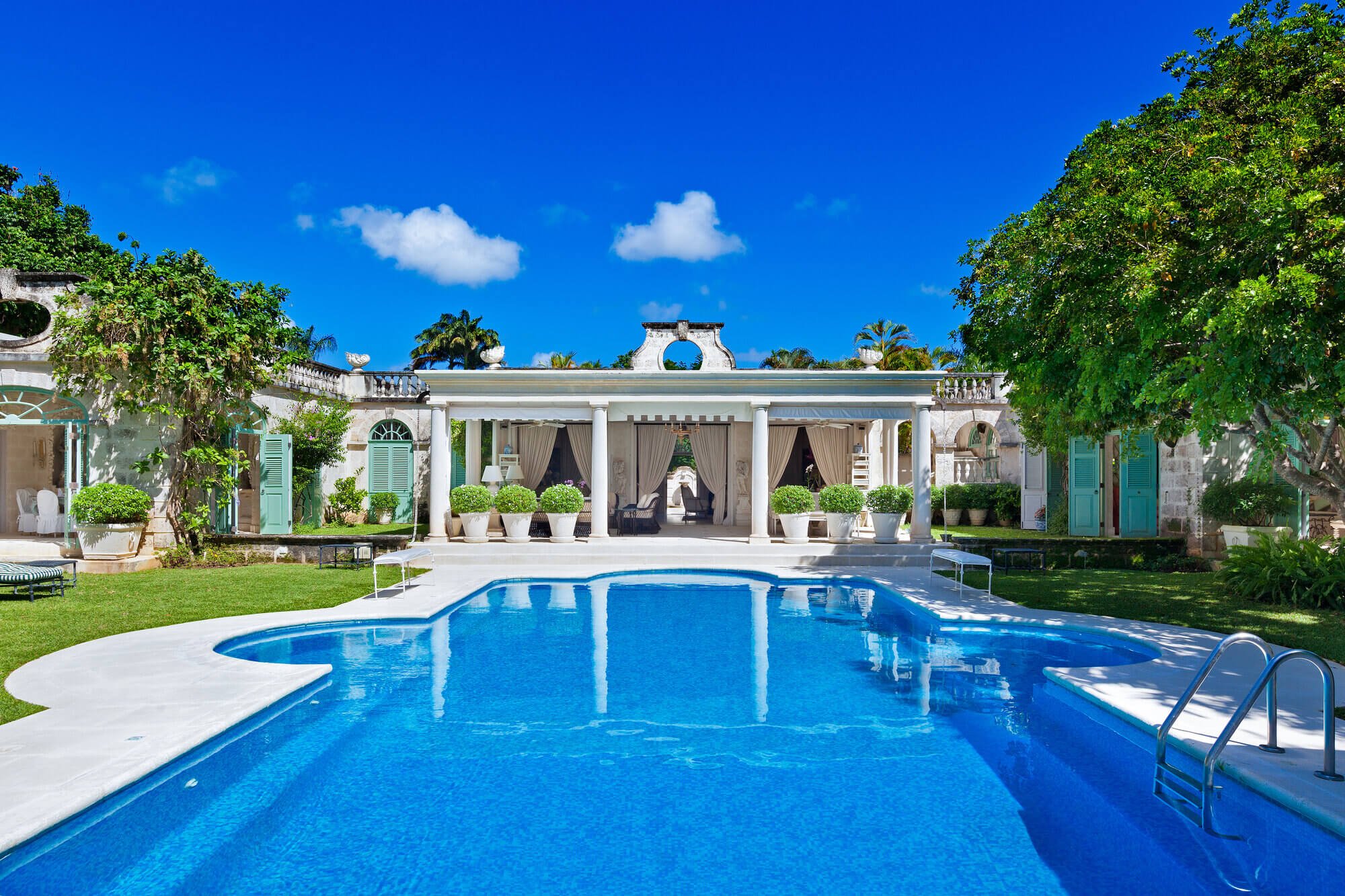 Our staffed Caribbean villas promise 5-star luxury