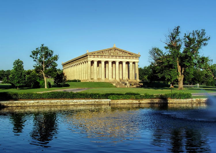 The Parthenon temple in Nashville - The best places to visit in June