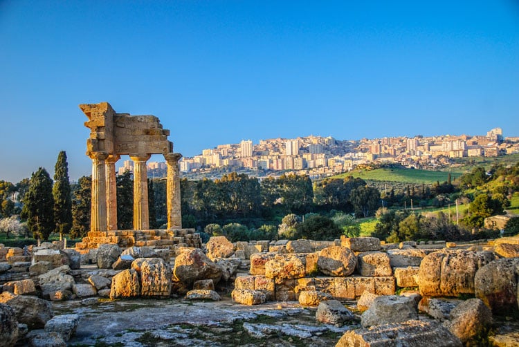 The best places to visit in September - Roman temple riuins in Sicily