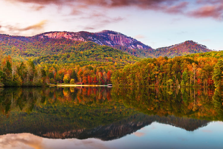 The best places to visit in September Mountain, lake and forest landscape in South Carolina